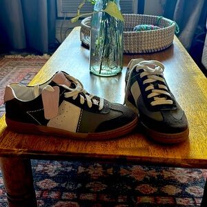 Brand new Clarks women’s sneakers.